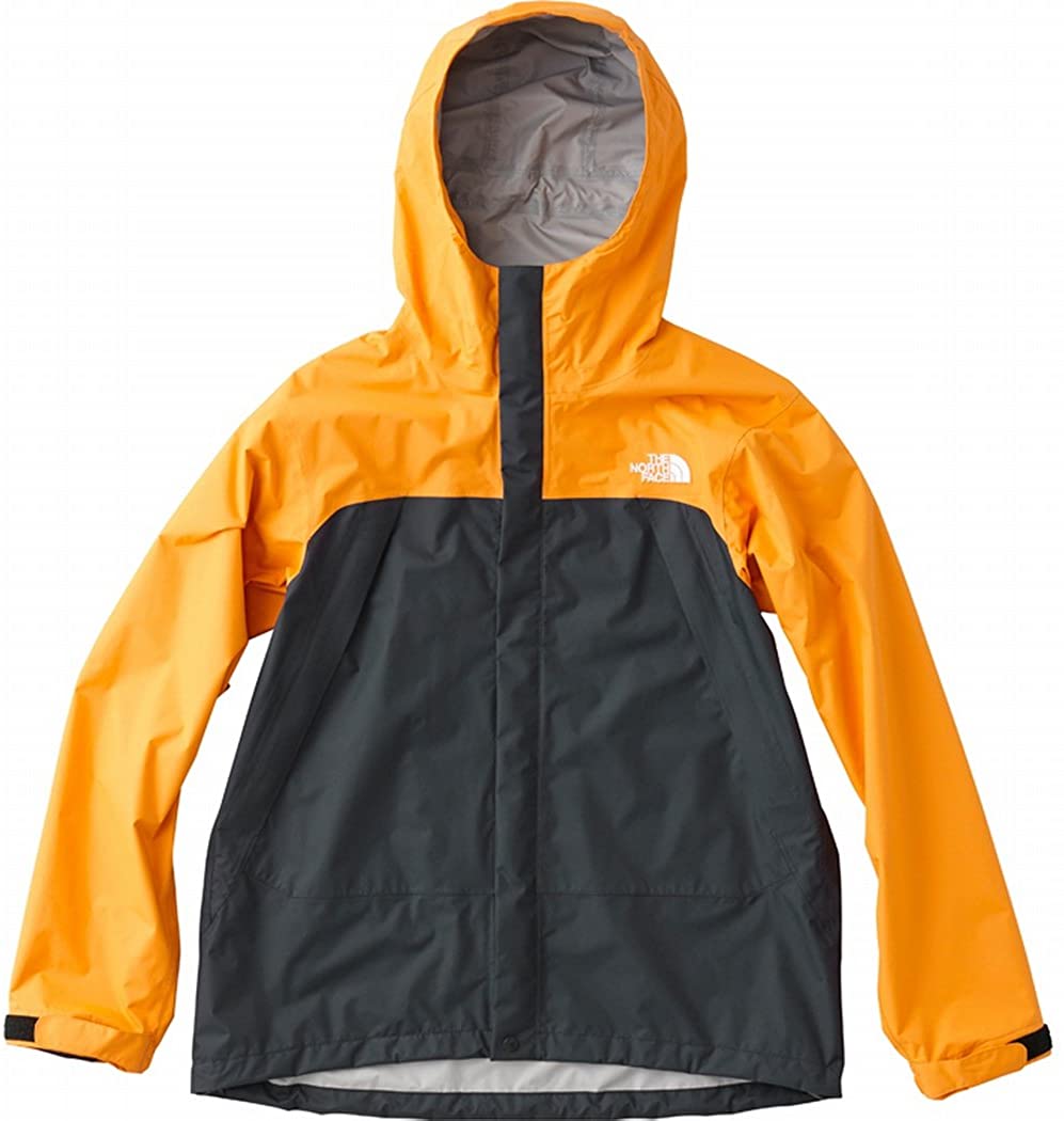 差し色でオシャレ ノースフェイスのマウンテンパーカーを使ったメンズコーデ