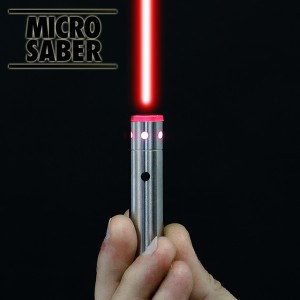 これならいつでも応戦できる？どんなものでもミニライトセーバーに変えてしまう「MicroSaber」