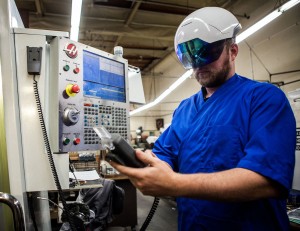 謎多きヘルメット！？未来をサキドリするヒューマン・マシン・インターフェース「Daqri Smart Helmet」