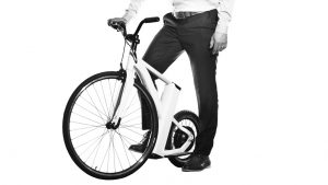 電動ロードバイクとキックボードが合体！最高の移動手段で走り回ろう