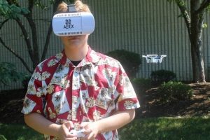 世界最小のVRドローンでFPV操縦！全部入り75ドルでパイロット気分を楽しもう