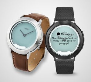 アナログとデジタルが融合！文字盤のガラスが液晶に変化するスマートウォッチ