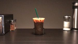 置くだけで簡単ミックス！全自動式のマドラー「The Stricle」