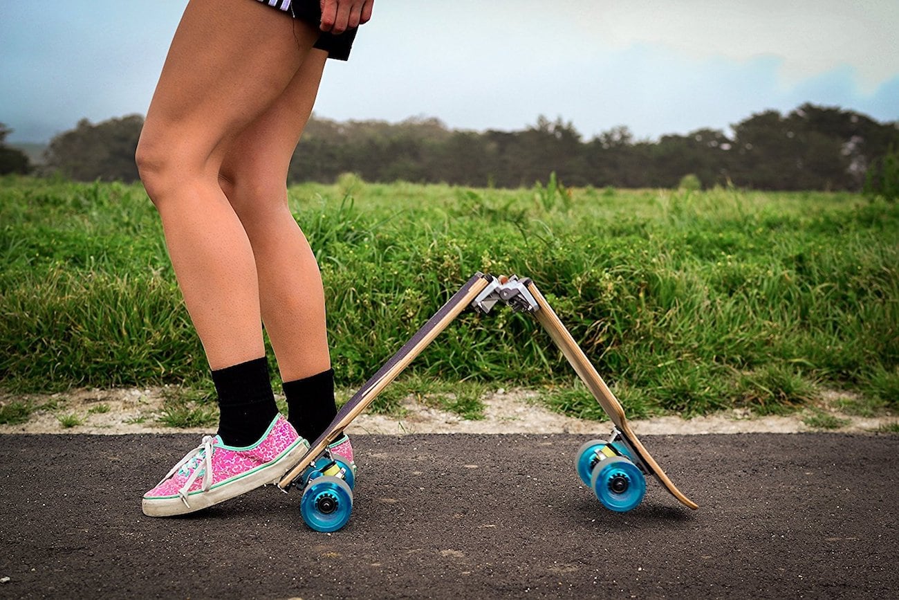 気軽に持ち運び！折りたためる高機能スケートボード「Longboard V3.2」