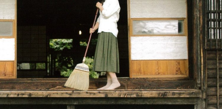 ほうきのおすすめ選 柄の長さ別にご紹介 ほうきのおすすめ選 柄の長さ別にご紹介