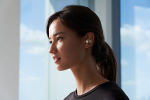 ノイキャンにソーラー充電も！ワイヤレスイヤフォン「Pearl」