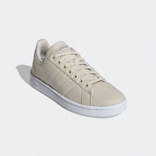 アディダス(adidas)