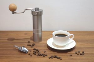 【レビュー】コーヒー好き必見！均一粒度でプロ級の味を再現できるグラインダー「Zpro」