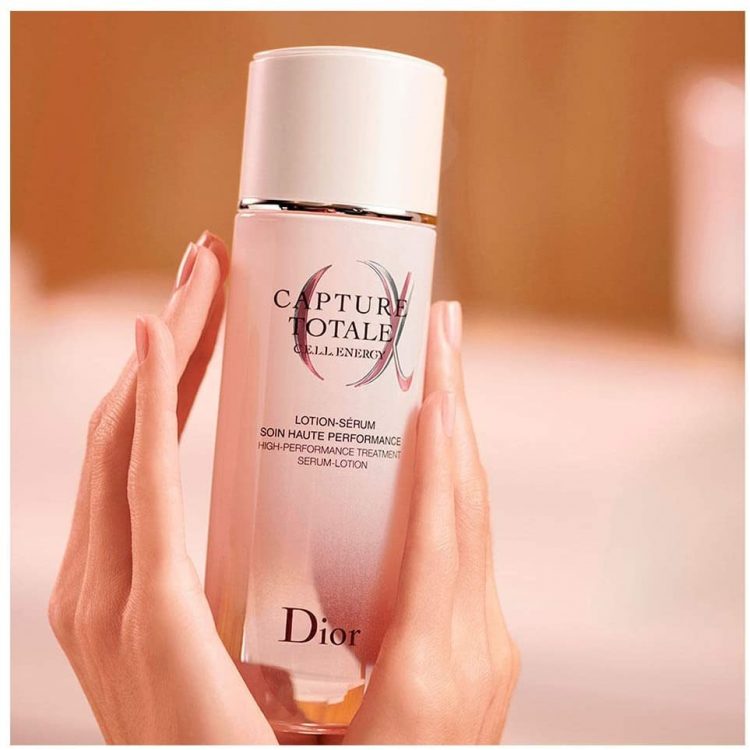 化粧水のおすすめランキング39選 年代別の人気アイテムや選び方をご