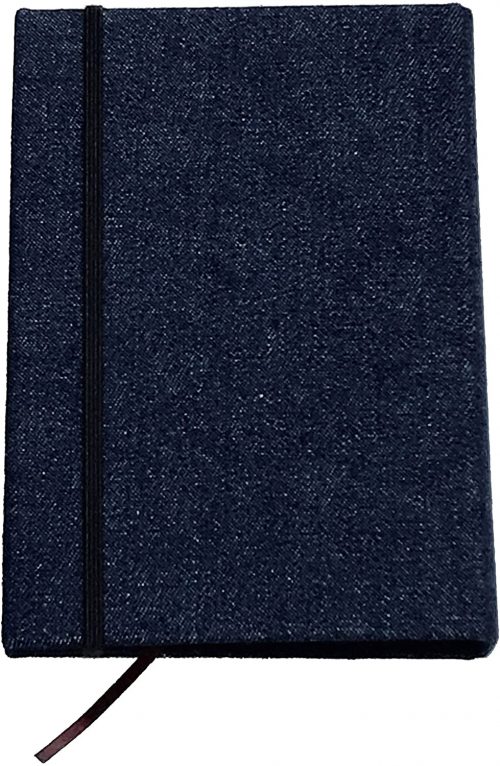 ブックカバーのおすすめ35選。素材別に人気アイテムをご紹介