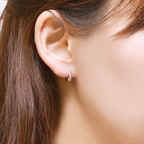 フープピアスのおすすめ選 18金やプラチナなど素材別にご紹介
