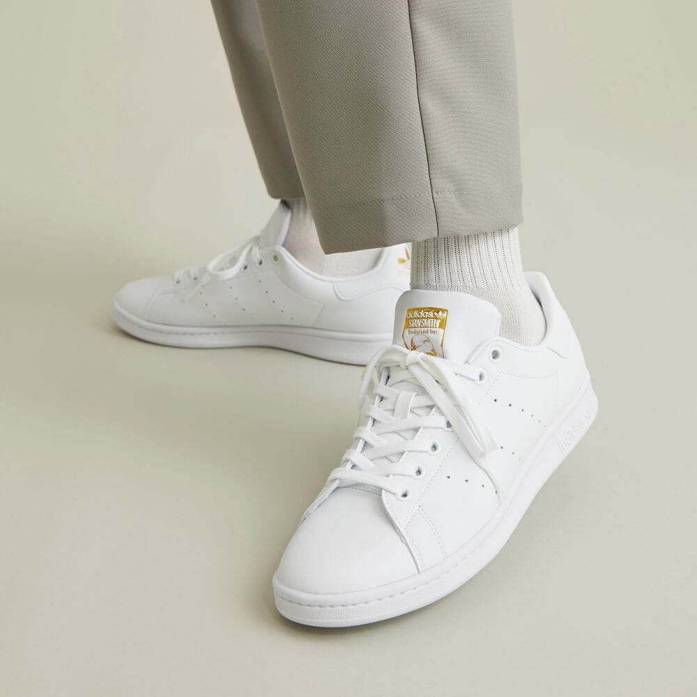 白スニーカーのおすすめブランド19選 いつものコーデに清潔感と爽やかさをオン