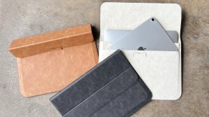 ワンタッチでPCスタンドに！無駄を削ぎ落とした機能美が魅力の「StanFold」
