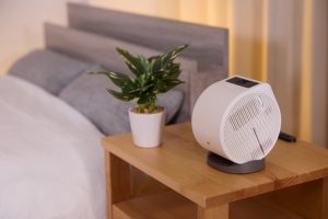一人暮らしの部屋でも使える！天井投影に対応したベンキューのプロジェクター「GV11」をレビュー