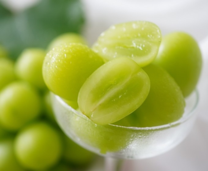 山梨県甲州市 パリッとジューシー甲州市産 シャインマスカット 1.2kg 10,000円