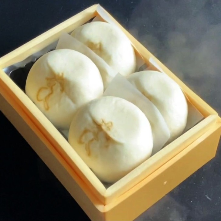 紅屋重正 大手饅頭