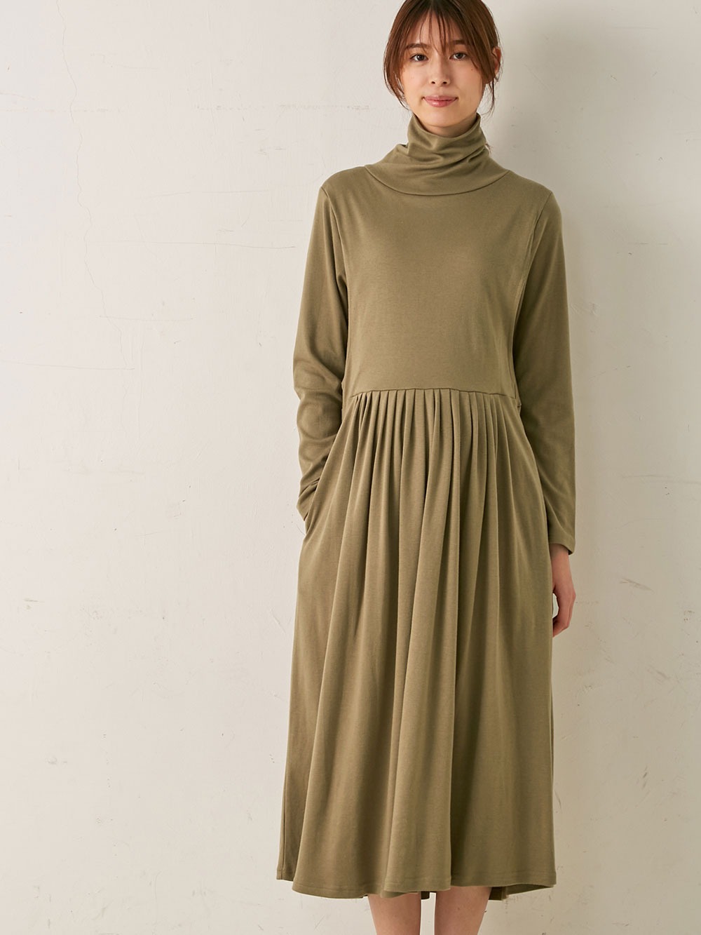 エンジェリーベ(ANGELIEBE) 授乳口付 やわらかスムース タートルネックリラックスワンピース