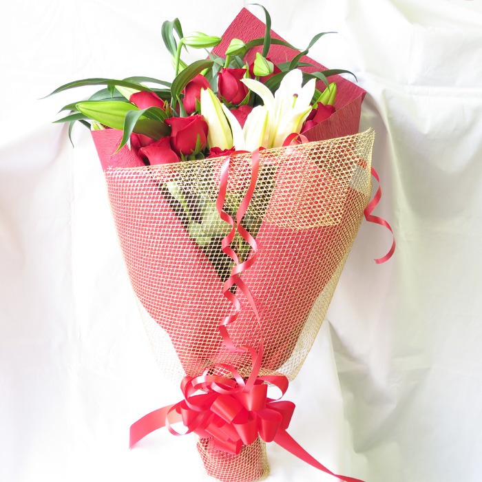 花屋 サンモクスイ カサブランカと赤バラ 花束