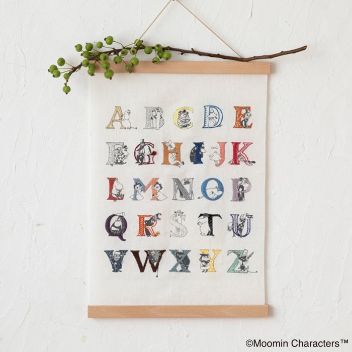 CRAFTING ムーミンアルファベットタペストリー ムーミン谷の仲間たち