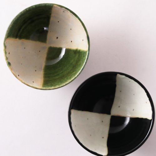 不動窯 織部掛分点紋 飯碗