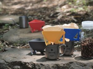 アウトドアでコーヒーを楽しむための道具21選。おしゃれなセットもご紹介