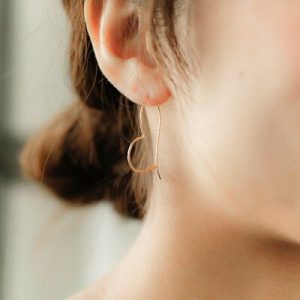 【レディース】ピアスのおすすめブランド28選。年代別の人気アイテムをピックアップ