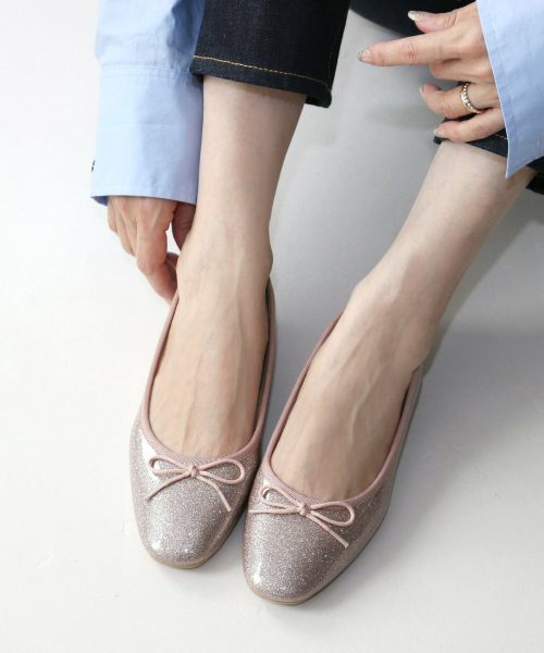 フィン(Fin) スクエアトゥラメバレエシューズ