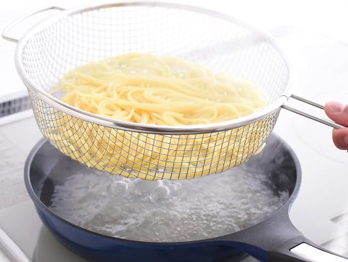 アーネスト(Arnest) 逸品物創 絶妙メッシュの水切りしやすい手付きザル A-77729