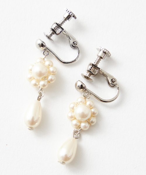 エメ(AIMER) パールフラワーイヤリング