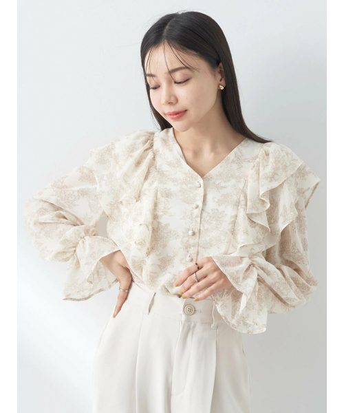 アースミュージックアンドエコロジー(earth music&ecology) 花柄ラッフルブラウス