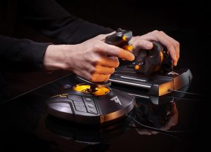 フライトスティックのおすすめ7選。フライトシュミレーターを楽しもう