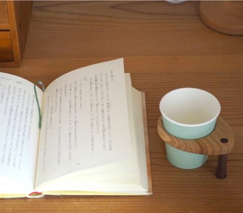 Dee 栗の木の紙コップホルダー