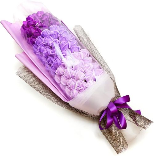 絆を深める応援団 石鹸で作られた70輪の枯れないバラのプレゼント