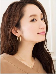 ノンホールピアスのおすすめ14選。耳が痛くなりにくい優秀アイテム