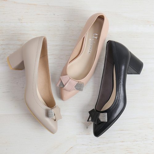アルテミス バイ ダイアナ(artemis by DIANA) リボンモチーフ ソフトポインテッドトゥパンプス