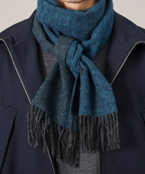 マフラーのおすすめメンズブランド21選。定番からハイブランドまで人気  