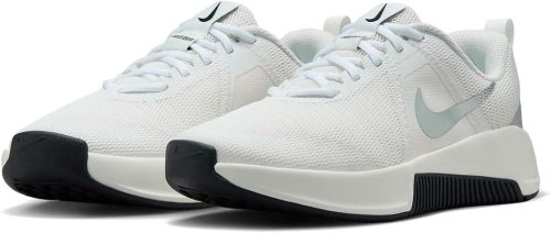 ナイキ(NIKE) MC トレーナー 3 プレミアム FZ2112-101