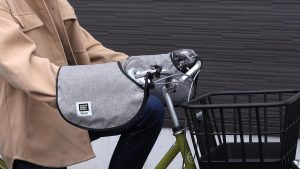 自転車用ハンドルカバーのおすすめ24選。防寒・防水などに役立つアイテム