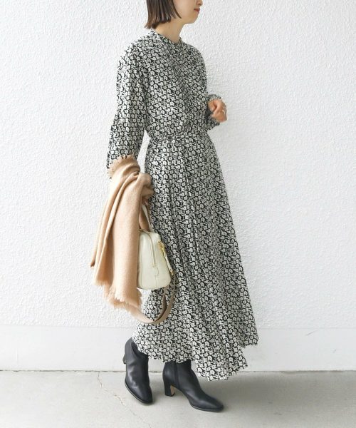 シップス(SHIPS) バンドカラー サイド プリーツ ワンピース