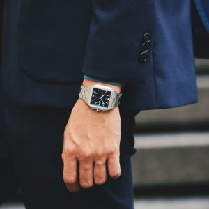 ビジネス向け腕時計のおすすめブランド20選。人気モデルを世代別にご紹介