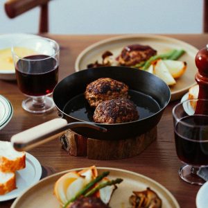 鉄フライパンのおすすめ21選。ステーキや炒め物などの料理を作るときに便利