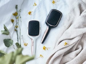電動ヘアブラシのおすすめ15選。人気の機能を搭載したアイテムもご紹介