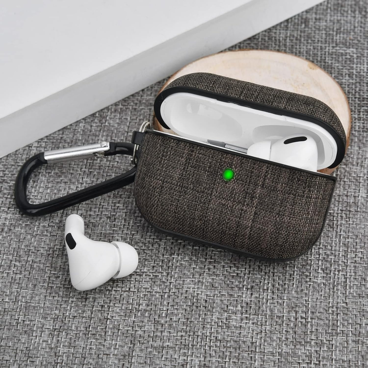 イヤホンケースのおすすめ21選。防水性が高いモノもご紹介