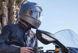 フルフェイスヘルメットのおすすめ15選。人気メーカーもご紹介