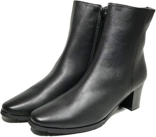 ユリコマツモト(yuriko matsumoto) ショートブーツ