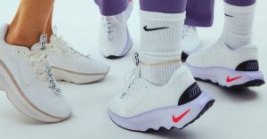 レディース向けウォーキングシューズのおすすめ22選。快適に履ける人気モデルをご紹介