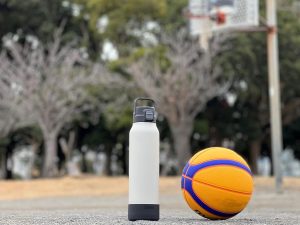 1Lの水筒おすすめ15選。幅広い用途で重宝する便利なアイテムをご紹介