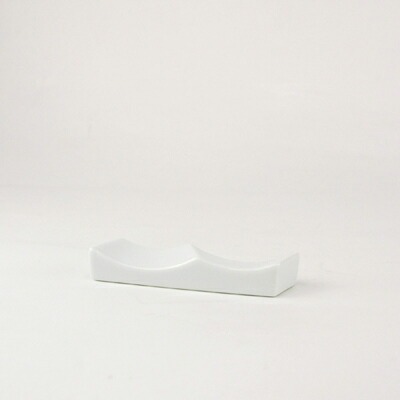白山陶器 クレスト ダブル 箸置 白磁