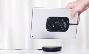 ワイヤレス充電レシーバーのおすすめ5選。充電効率が高いモノもご紹介