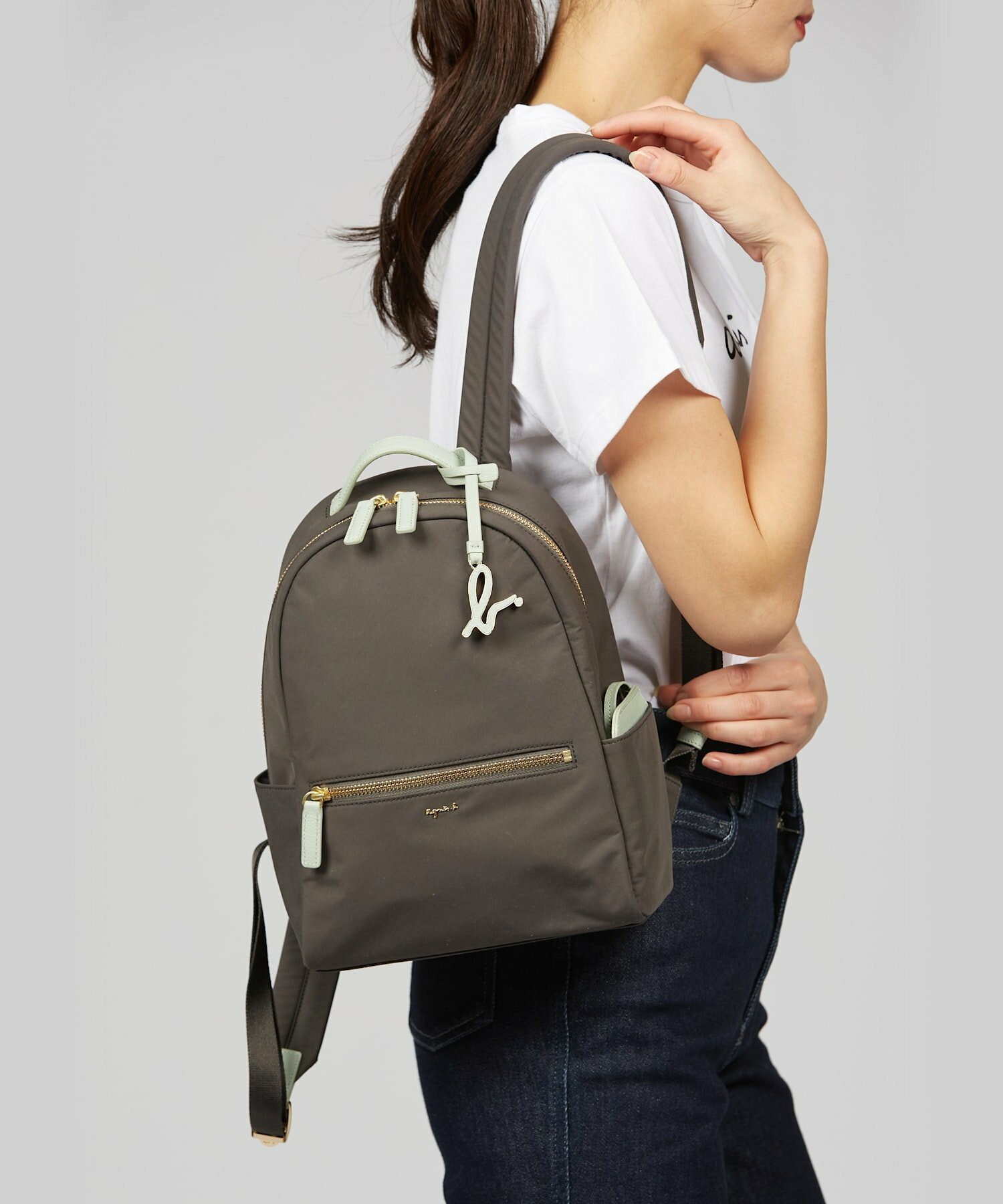 良品トリーバーチ　バックパック　リュックサック　ロゴナイロン黒ゴールド金具 価格ファッション - 良品トリーバーチ バックパック リュックサック